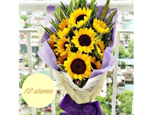 12 pcs Sunflower Bouquet